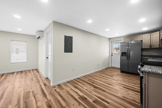 Photo - 346 Bennett St