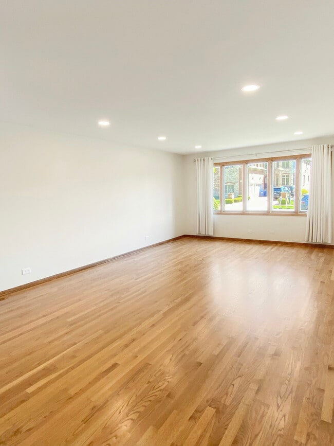 Photo - 2242 Eastview Dr