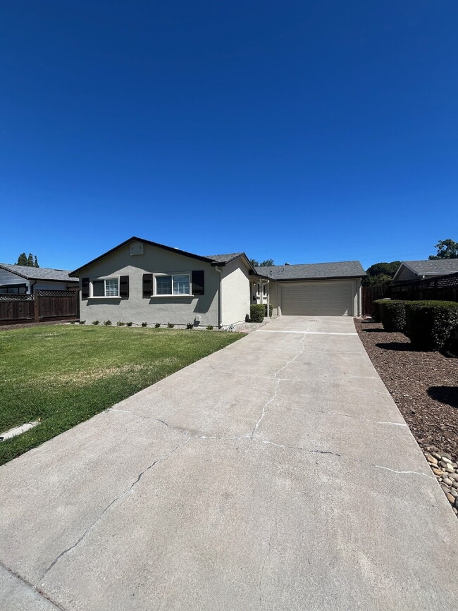 Building Photo - 3 bed/2 bath remodeled home in Tracy