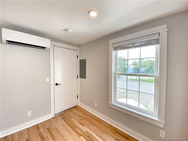 Photo - 32 Pulaski St Unit 3