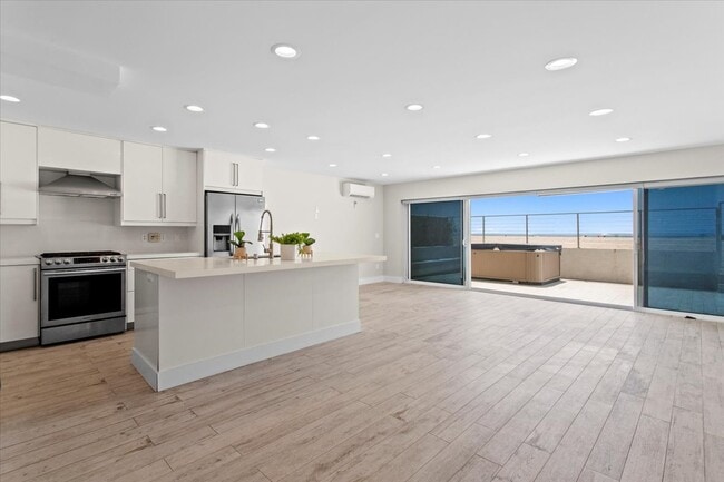 Photo - 6955 Trolleyway Unidad A