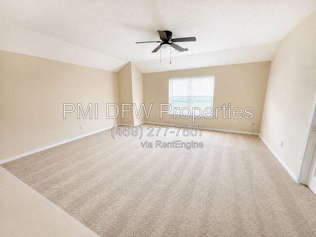 Photo - 2332 Boardwalk Dr