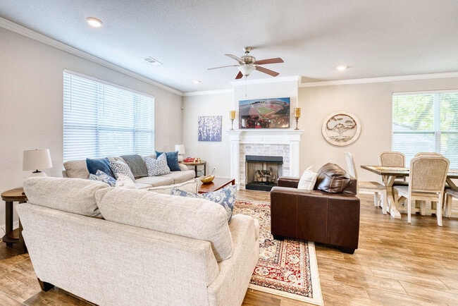 Photo - 909 W Eagle St Unidad ID1297036P