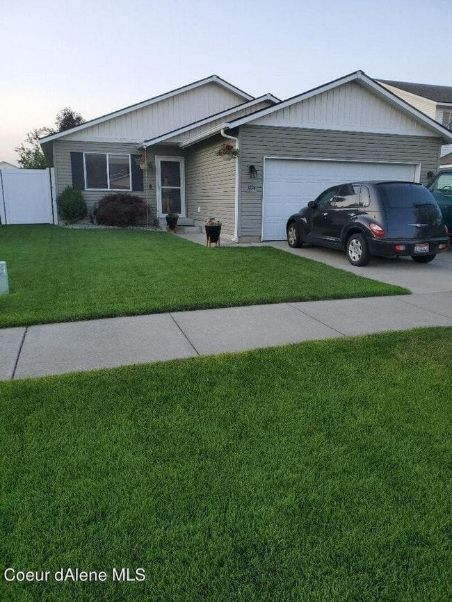 Building Photo - 3-Bedroom Home in The Landings – Fully Fenced Yard & 2-Car Garage