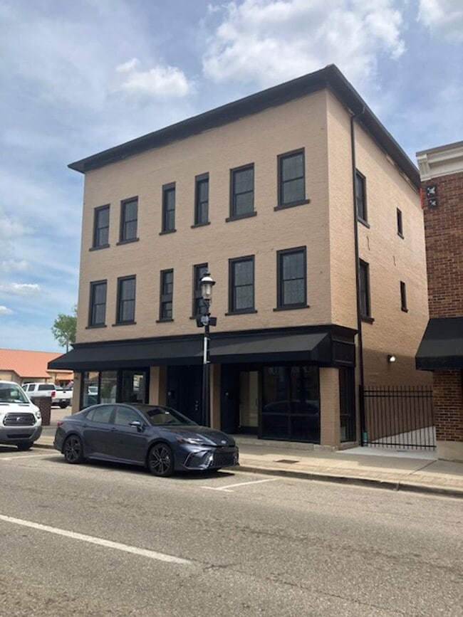 Building Photo - Store Front Available in Downtown Miamisburg Unit 18