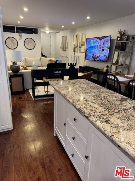 Photo - 10751 Wilshire Blvd Unidad 505