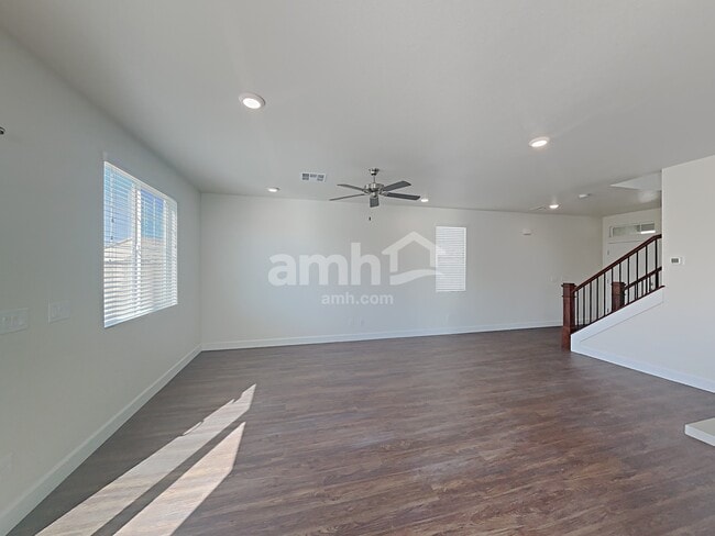 Photo - 1705 Viaggio Ave