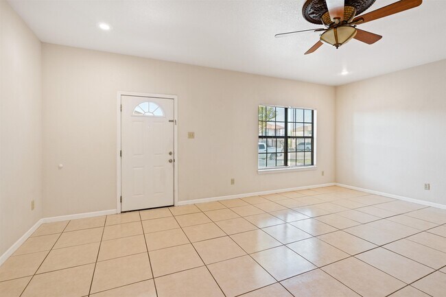 Photo - 113 Ramon Cardenas Dr