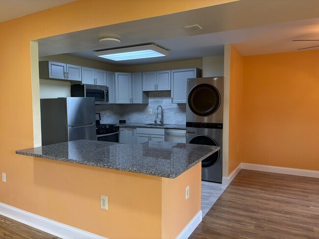 Photo - 18617 Walkers Choice Rd Unit #1
