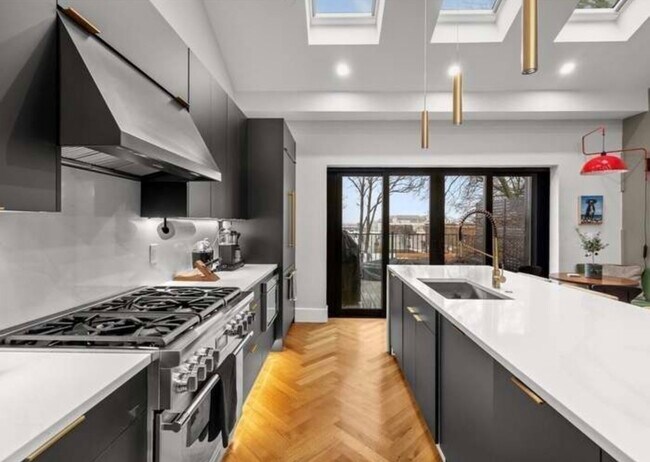 Photo - 20 Parmenter St Unit 400