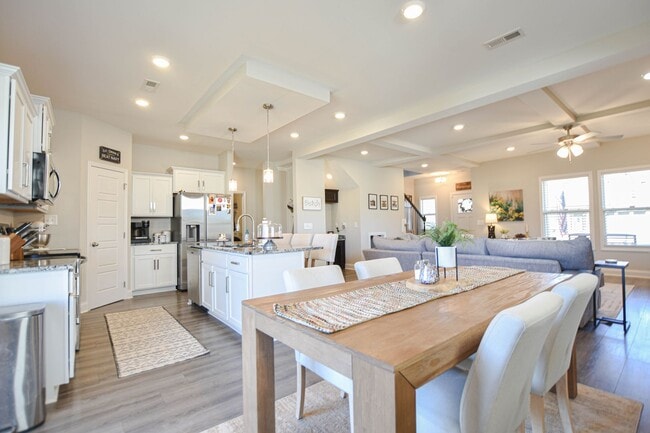 Photo - Pet Friendly Four Bedroom!