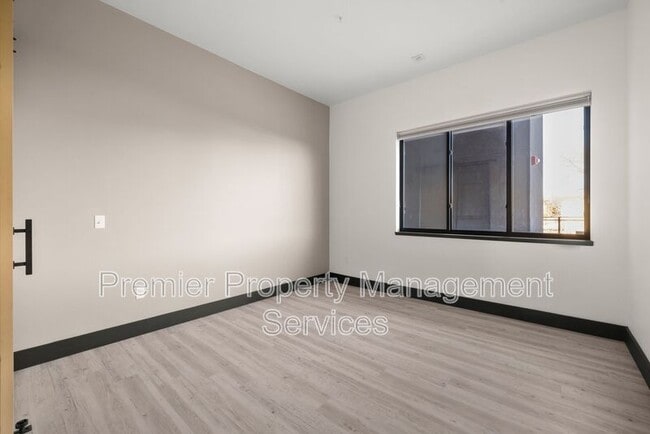 Photo - 2310 First Ave N Unit #401