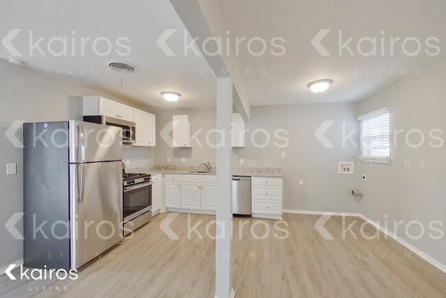 Photo - 4922 Parker St