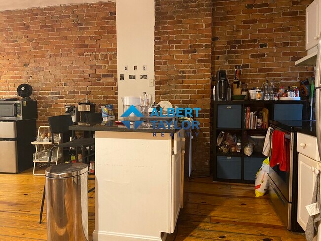 Photo - 210 Hemenway St