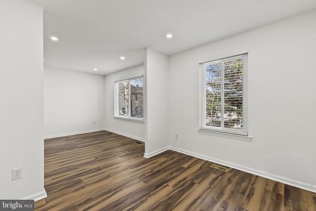 Photo - 8234 Stationhouse Ct