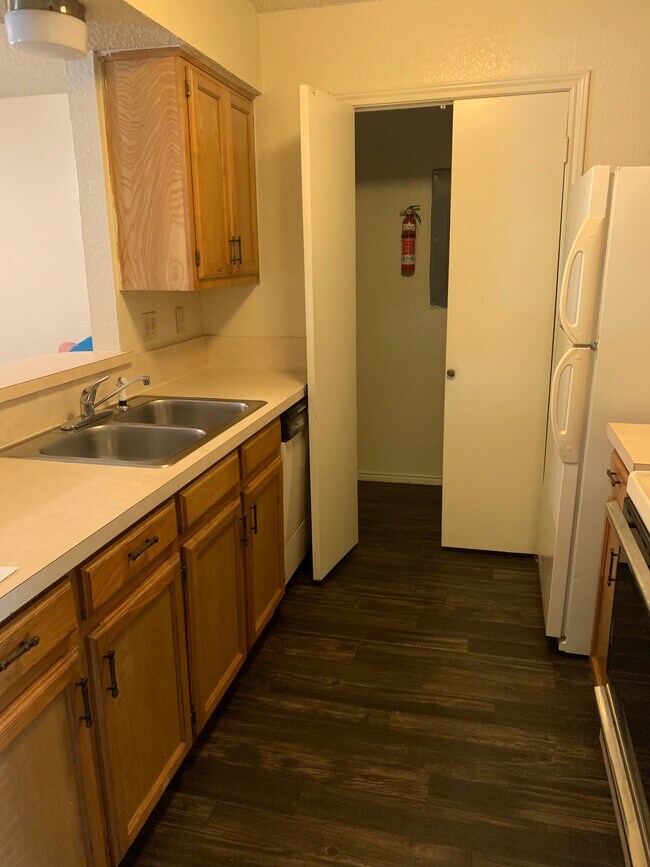 Photo - 2612 Bolivar St