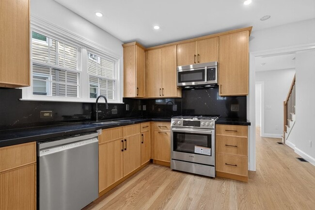 Photo - 18 Walnut St