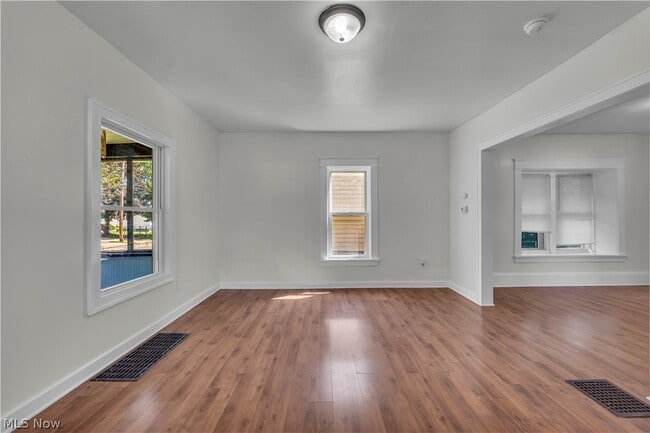 Photo - 1296 W Wilbeth Rd