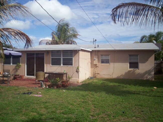 Photo - 1433 NE 17th Terrace