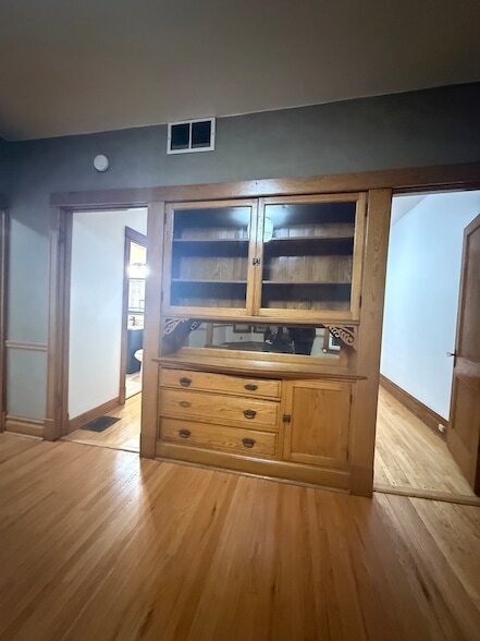 Photo - 2306 S Marshall Blvd Unit 1