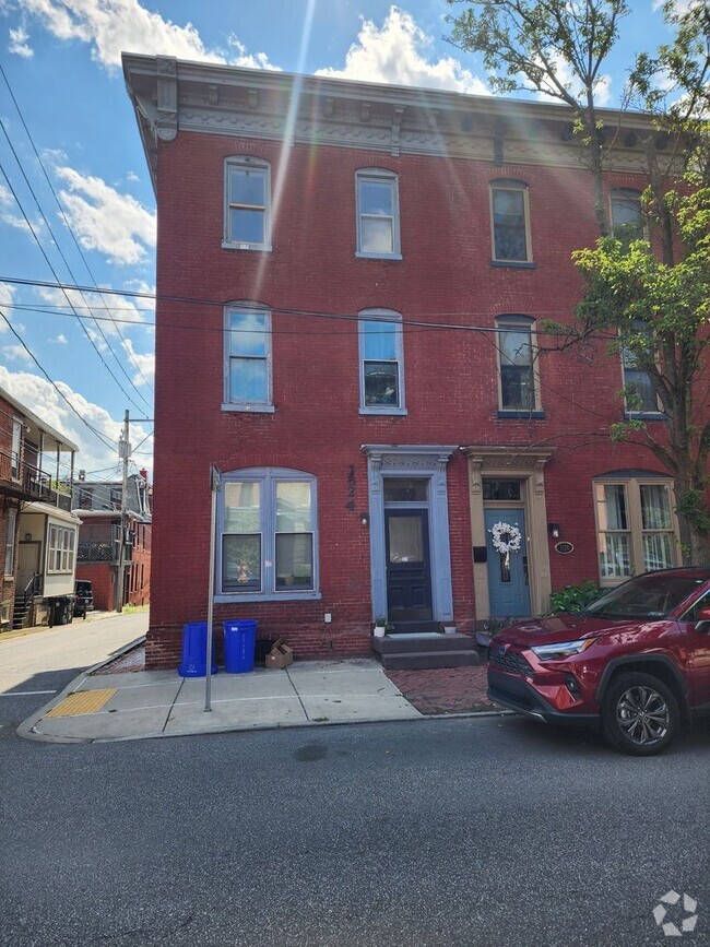 Building Photo - 1624 N 3rd St Unit Apt. 3