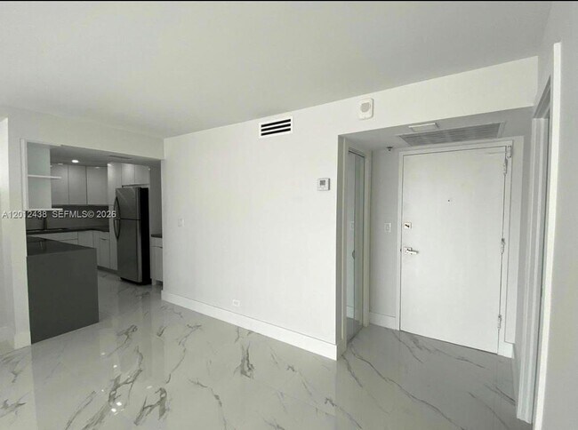 Photo - 6039 Collins Ave Unit 1033
