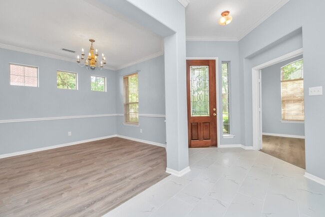 Photo - 19 Long Springs Pl