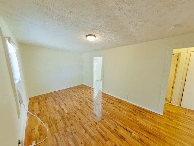 Photo - 3130 S Davidson St