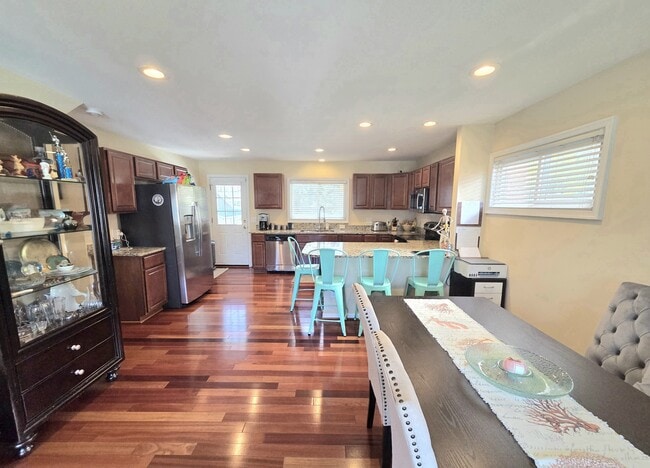 Photo - 108 N Gladden St