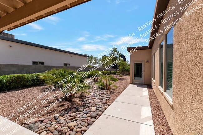 Building Photo - 922 S Fremont Ave Rental