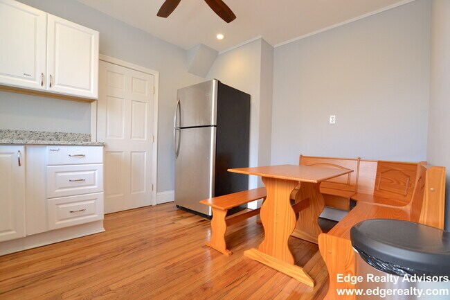 Photo - 68 S Crescent Circuit Cres Unit 2