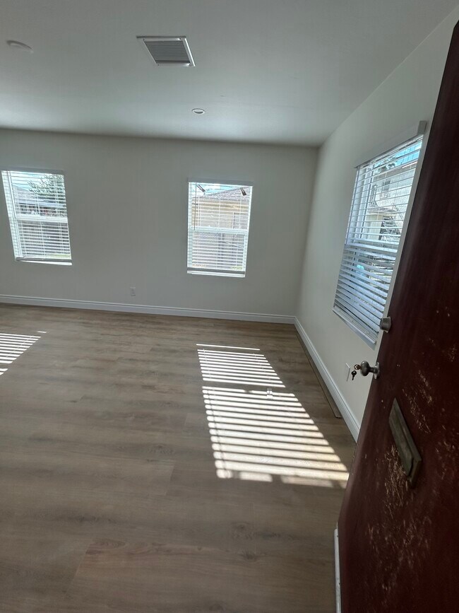 Photo - 1382 N Mountain View Ave Unit 1382