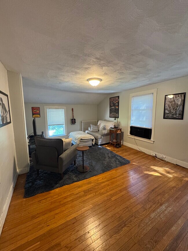 Photo - 232 Cuyler St Unit 2