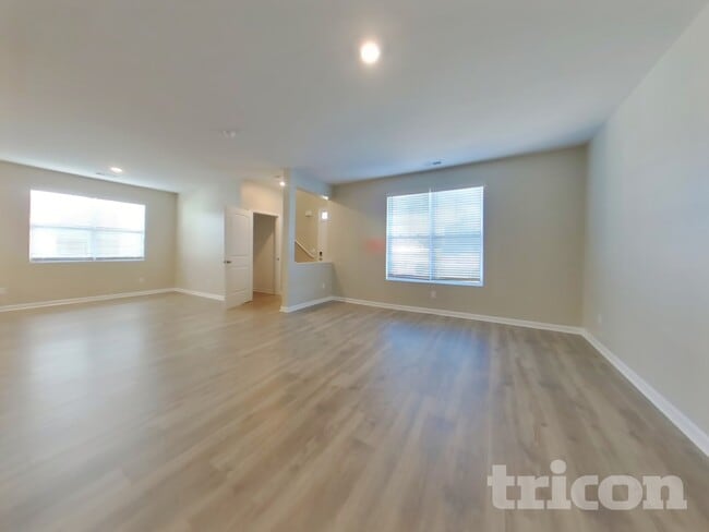 Photo - 1428 Ashfield Pl