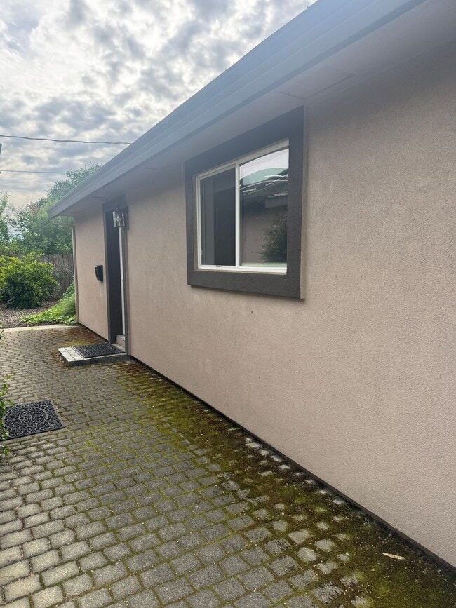 Photo - Furnished 1 bedroom in South Redding