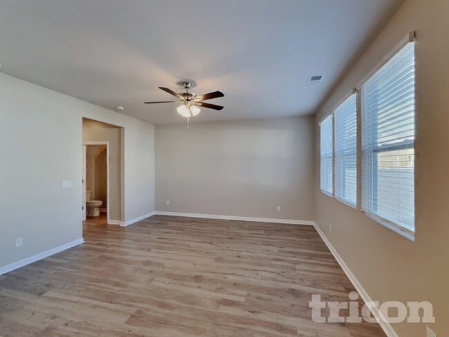 Photo - 1813 Wellwood LN