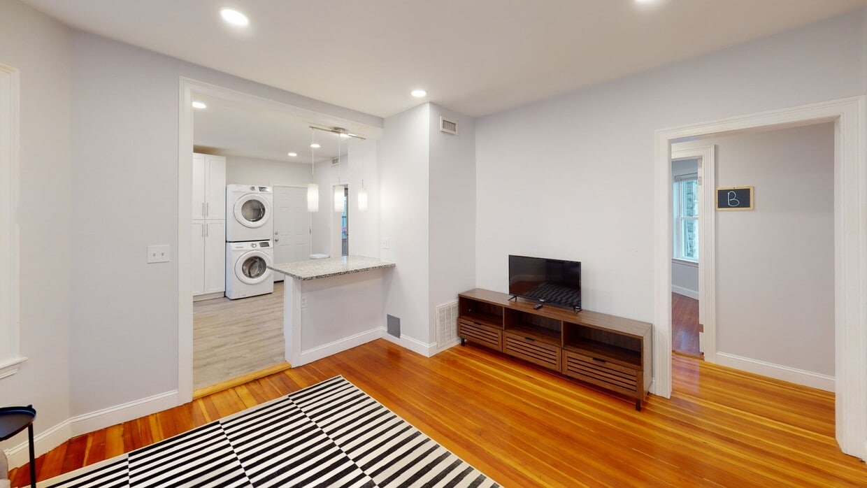 Photo - Private bedroom in 3 bed/2 bath Home