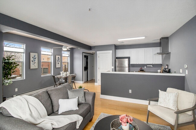 Photo - 2610 Iris Ave Unidad 101