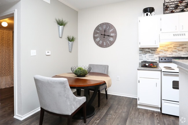 B1 - Stone Creek Apartments