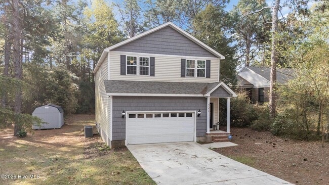 Photo - 521 N Hale St