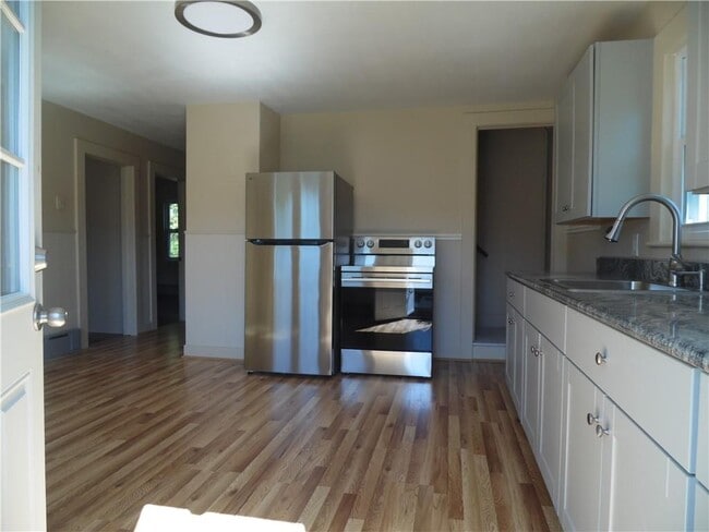 Photo - 182 Westerly Bradford Rd