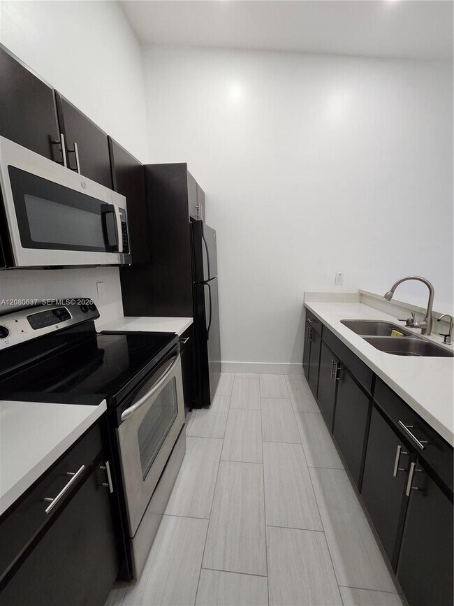 18224 Mediterranean Blvd Unit 8-17