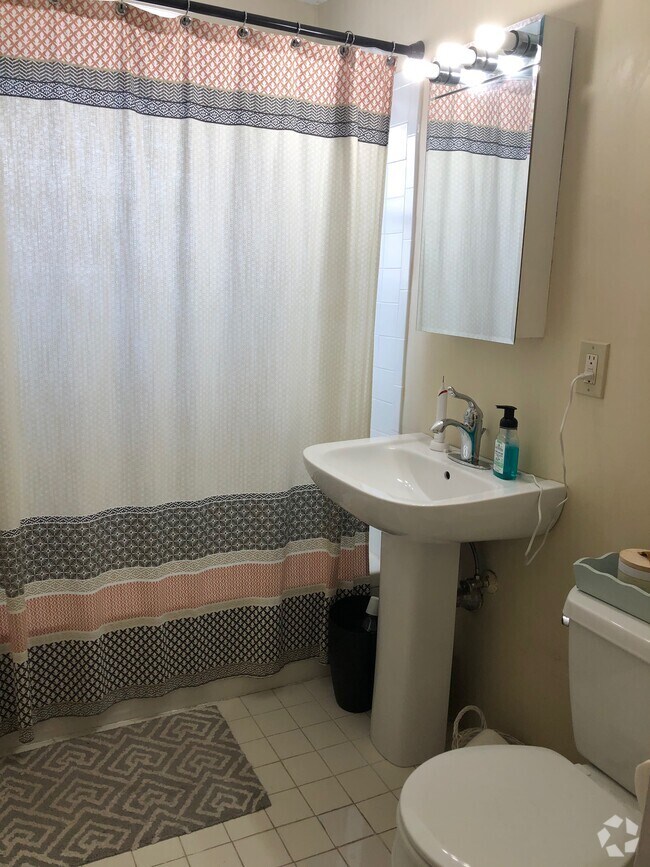 Building Photo - 47 Colborne Rd Unit 5 Rental