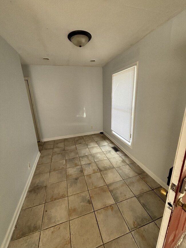 Photo - 1902 E 35th St