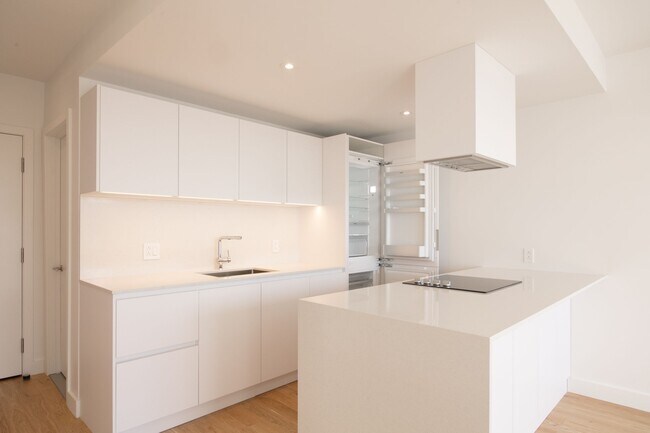 Photo - 3014 Avenue Van Horne Unit 33