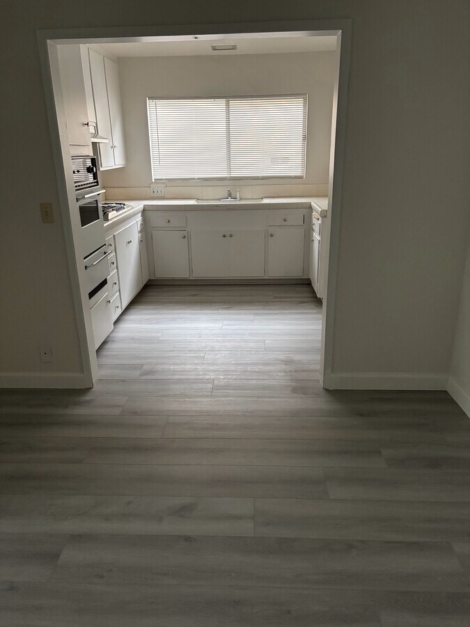 Photo - 11865 W Magnolia Blvd Unidad 3