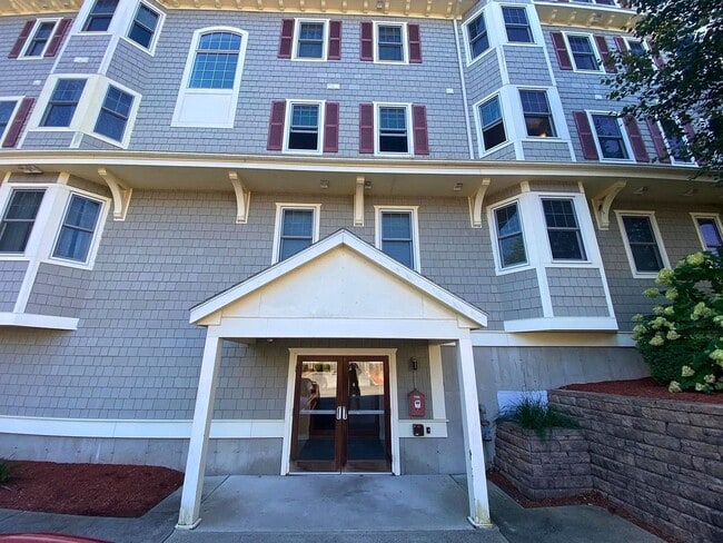 Entrance to the Condo - 391 Pleasant St Unit 307