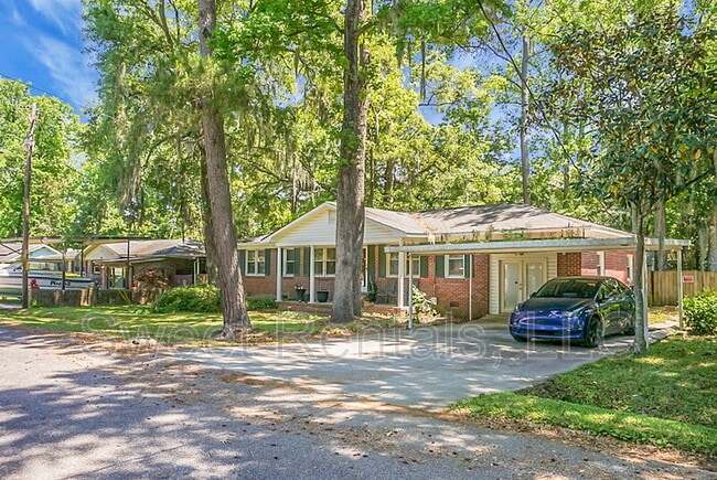 Photo - 1831 Jaywood Cir