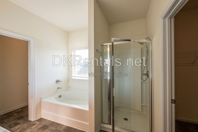 Photo - 105 Weston Way NW