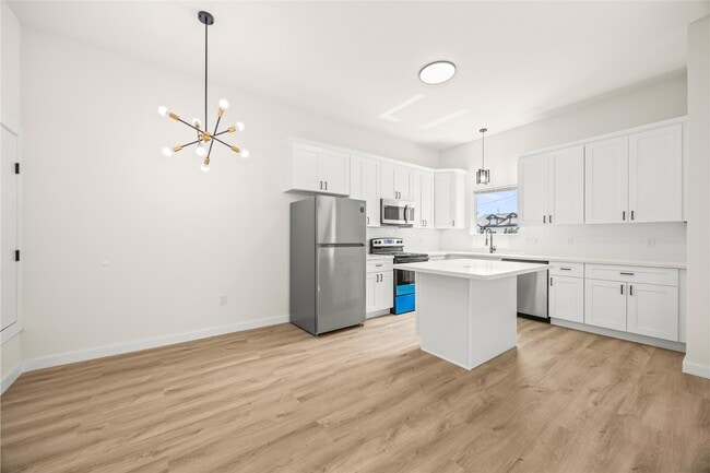 Photo - 9709 Pelsey St